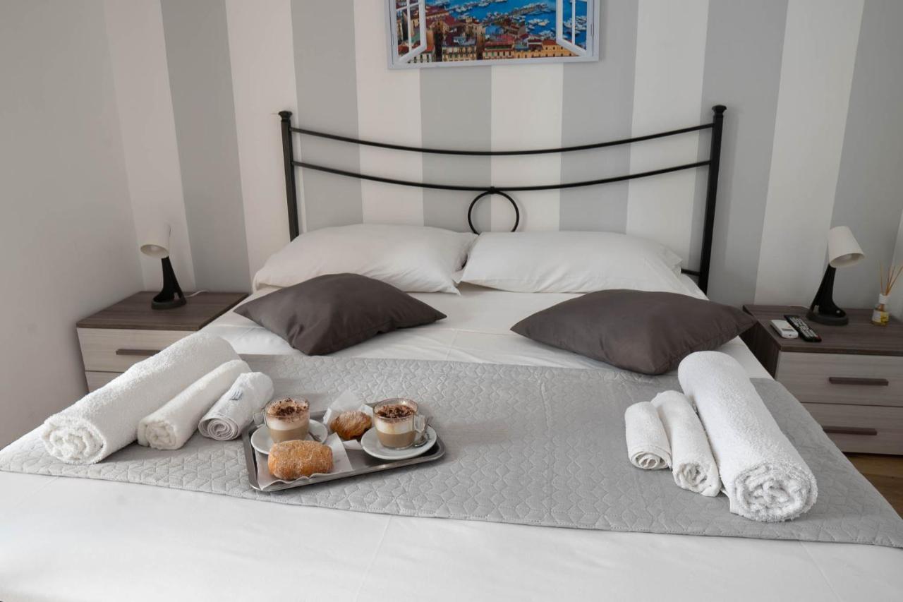Athmosfera Nova 18 Hotel Napels Buitenkant foto